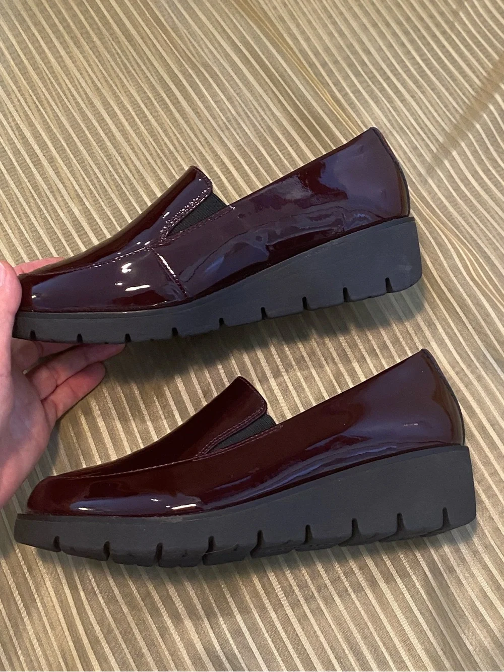 NWT EARTH women Burgundy brown Patent Glossy Leather platforms, size 7.5 - Picture 7 of 15